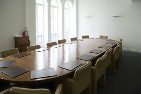 Table salle du Conseil